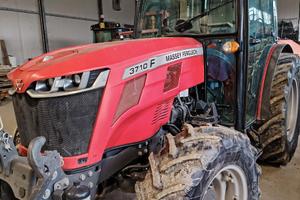 Trattore massey ferguson 3710f