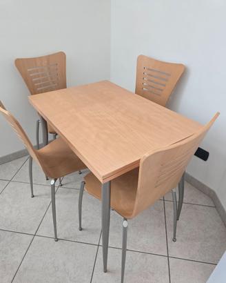Tavolo e sedie Calligaris in faggio