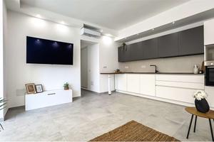 Bivano indipendente con cortile