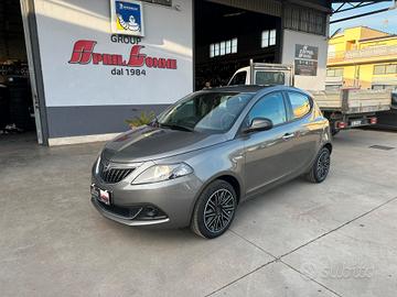 Lancia Ypsilon 1.0 FireFly 5 porte S&S Hybrid Silv