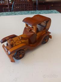 Auto d'epoca legno intarsiato souvenir Cuba