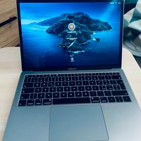 MacBook Air 2018 da 13", grigio utilizzato poco