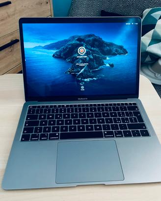 MacBook Air 2018 da 13", grigio utilizzato poco