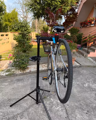 cavalletto supporto iparazione bici.