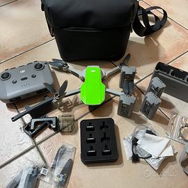 DJI Mini 2 Combo con 4 Batterie Drone 4K