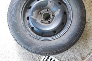 Cerchi in ferro con gomme Hyundai IX35