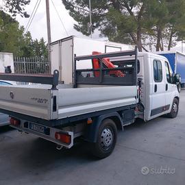 Fiat Ducato  7 posti + gru +cassone 