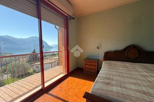 VILLA A SCHIERA D'ANGOLO A COSTA VOLPINO