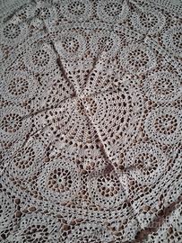 Tovaglia rotonda ecru uncinetto 