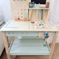 Tavolo attrezzi Montessori per bambini