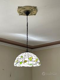 Lampadario in vetro  stile tiffany.