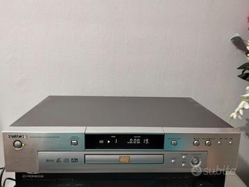 HITACHI DVD/CD PLAYER