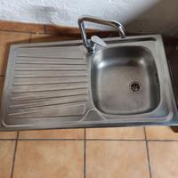 Lavandino e cappa gas