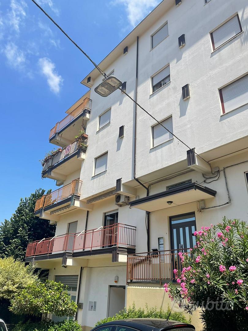 Appartamento 180 mq + balconi - Vista 2