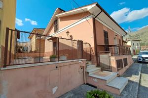 Villetta con giardino