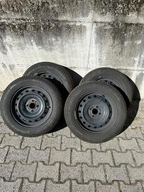 Gomme Pneumatici R 15'' BFGoodrich G-Force Winter