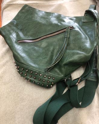 Zaino ecopelle borchiato verde bosco