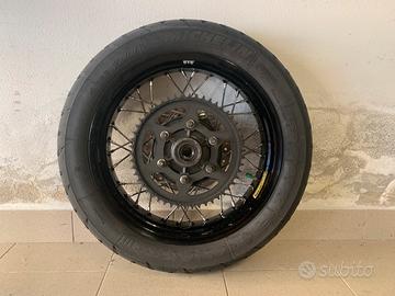Triumph tiger 800 cerchio posteriore