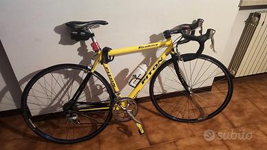bici da corsa in alluminio 