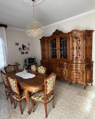 Sala in legno massello