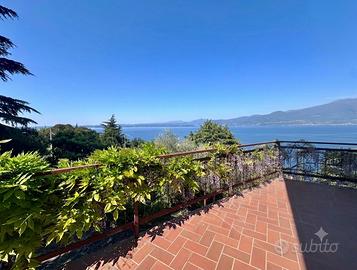 Villa o villino Torri del Benaco [P 15.26VRG]