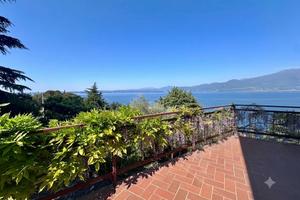 Villa o villino Torri del Benaco [P 15.26VRG]
