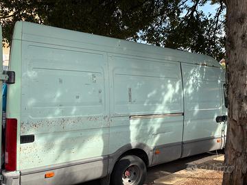 Iveco Daily prolungato gemellato