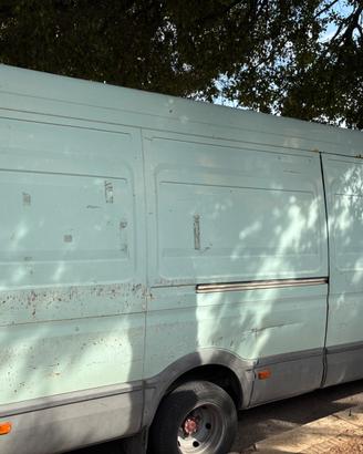 Iveco Daily prolungato gemellato