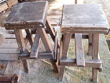 Sgabelli in legno da pub