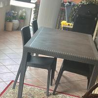 Tavolo rattan con 4 sedie