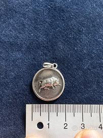 Ciondolo toro in argento 800