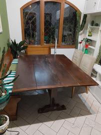 Tavolo in legno massello allargabile