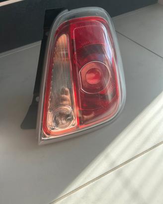 Faro posteriore fiat 500
