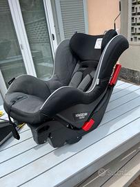 Seggiolino da auto con base IsoFix PegPerego