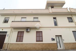 CASA SEMINDIPENDENTE A SAN PIETRO VERNOTICO