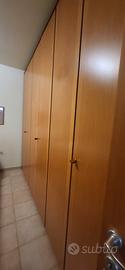 Armadio in legno massiccio