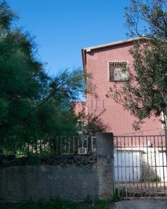 Villa da ristrutturare vicino al mare