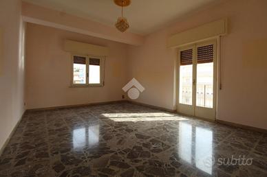 3 LOCALI A REGGIO DI CALABRIA