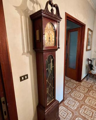 Orologio a pendolo verticale a piantana in legno