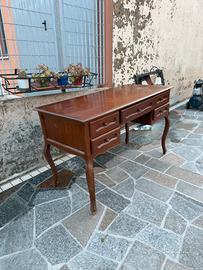 Scrivania da restaurare