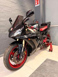 YAMAHA YZF R1