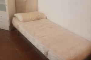 A Limbiate posto letto in stanza condivisa