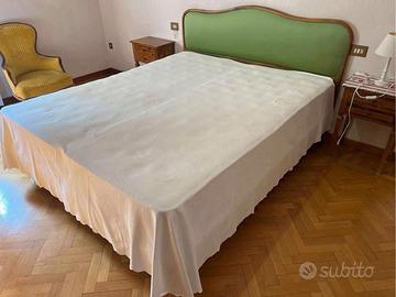 Letto matrimoniale con materassi