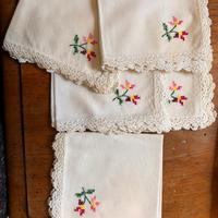 Tovaglioli vintage ricamati a mano