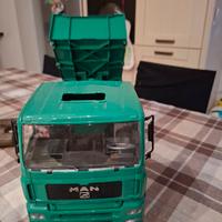 camion trasporto legna Bruder Man 