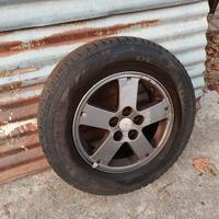 4 ruote cerchi e gomma invernali