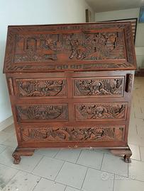 Mobile orientale in legno intagliato con ribalta
