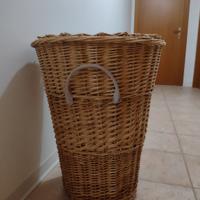 Cesta in vimini portabiancheria