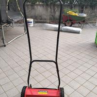 Taglia erba manuale