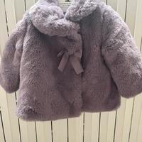 Pelliccia copri spalle, cappellino